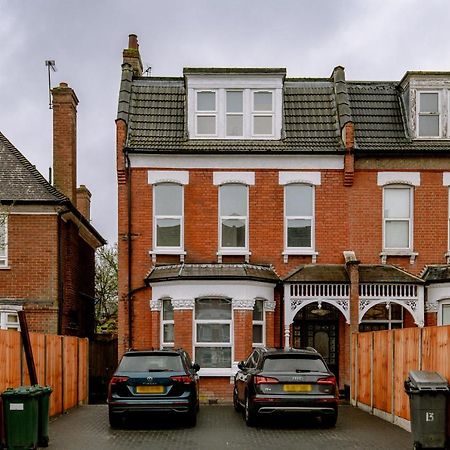 Fantastic New, London Apartment 3 Bed 1 Bath & Parking Whetstone エクステリア 写真