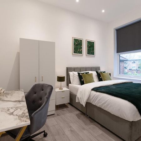 Fantastic New, London Apartment 3 Bed 1 Bath & Parking Whetstone エクステリア 写真
