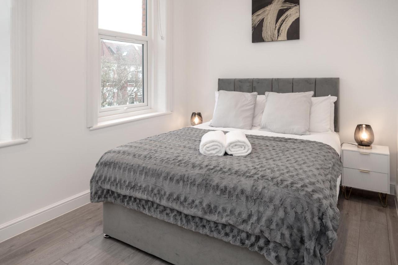Fantastic New, London Apartment 3 Bed 1 Bath & Parking Whetstone エクステリア 写真
