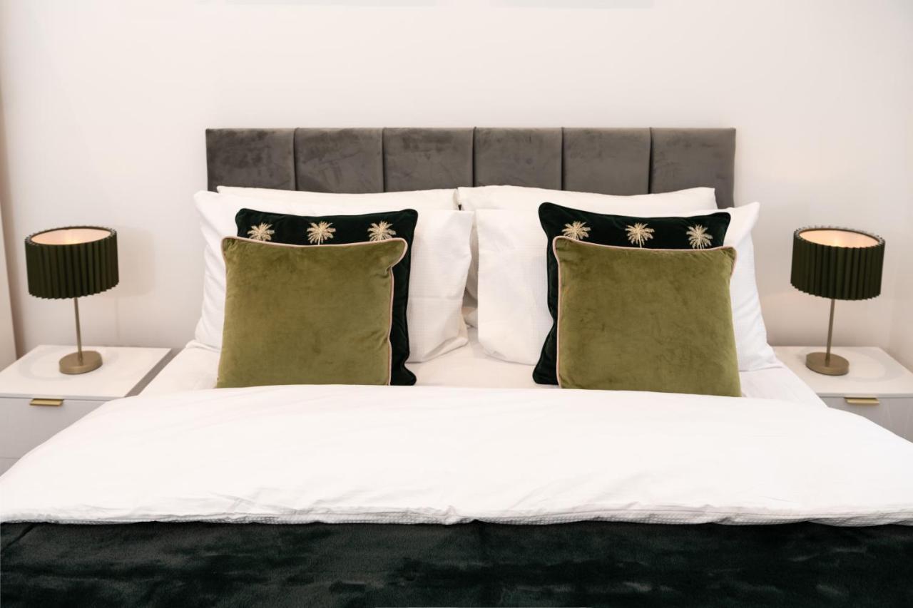 Fantastic New, London Apartment 3 Bed 1 Bath & Parking Whetstone エクステリア 写真