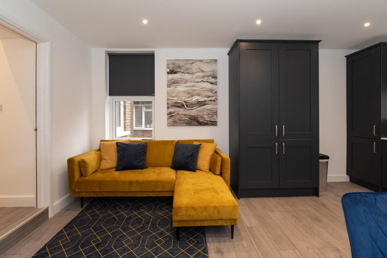 Fantastic New, London Apartment 3 Bed 1 Bath & Parking Whetstone エクステリア 写真